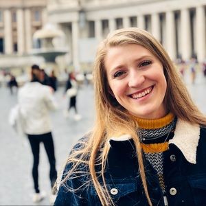 Meet your Posher, Stephanie